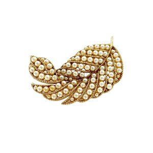 Leaf  brooch with graduated  pearls pin gold tone beautiful retro  Vintage jewel
